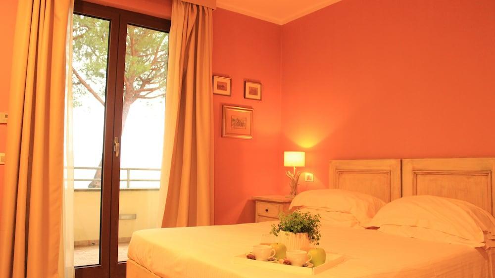 ลา ตริโกลา Hotel ลาสเปเซีย ภายนอก รูปภาพ