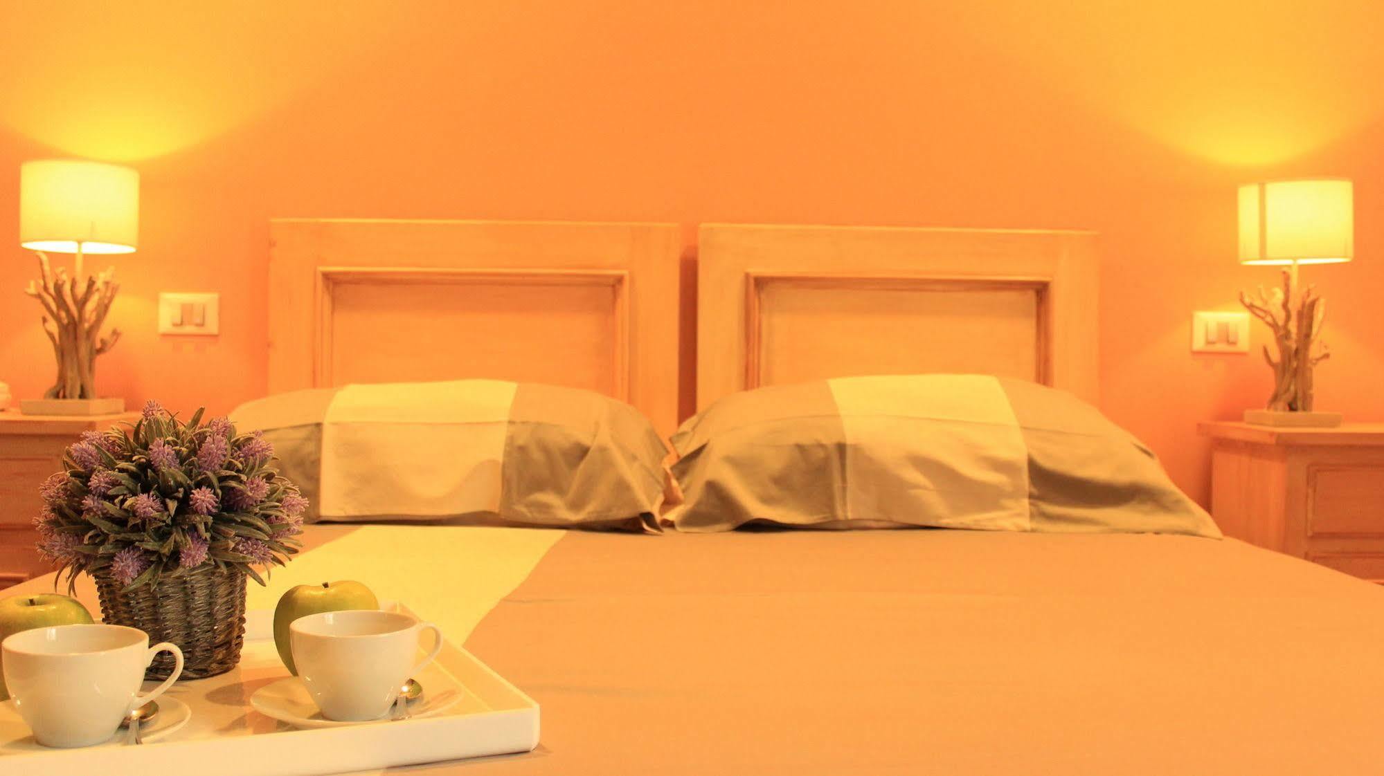 ลา ตริโกลา Hotel ลาสเปเซีย ภายนอก รูปภาพ
