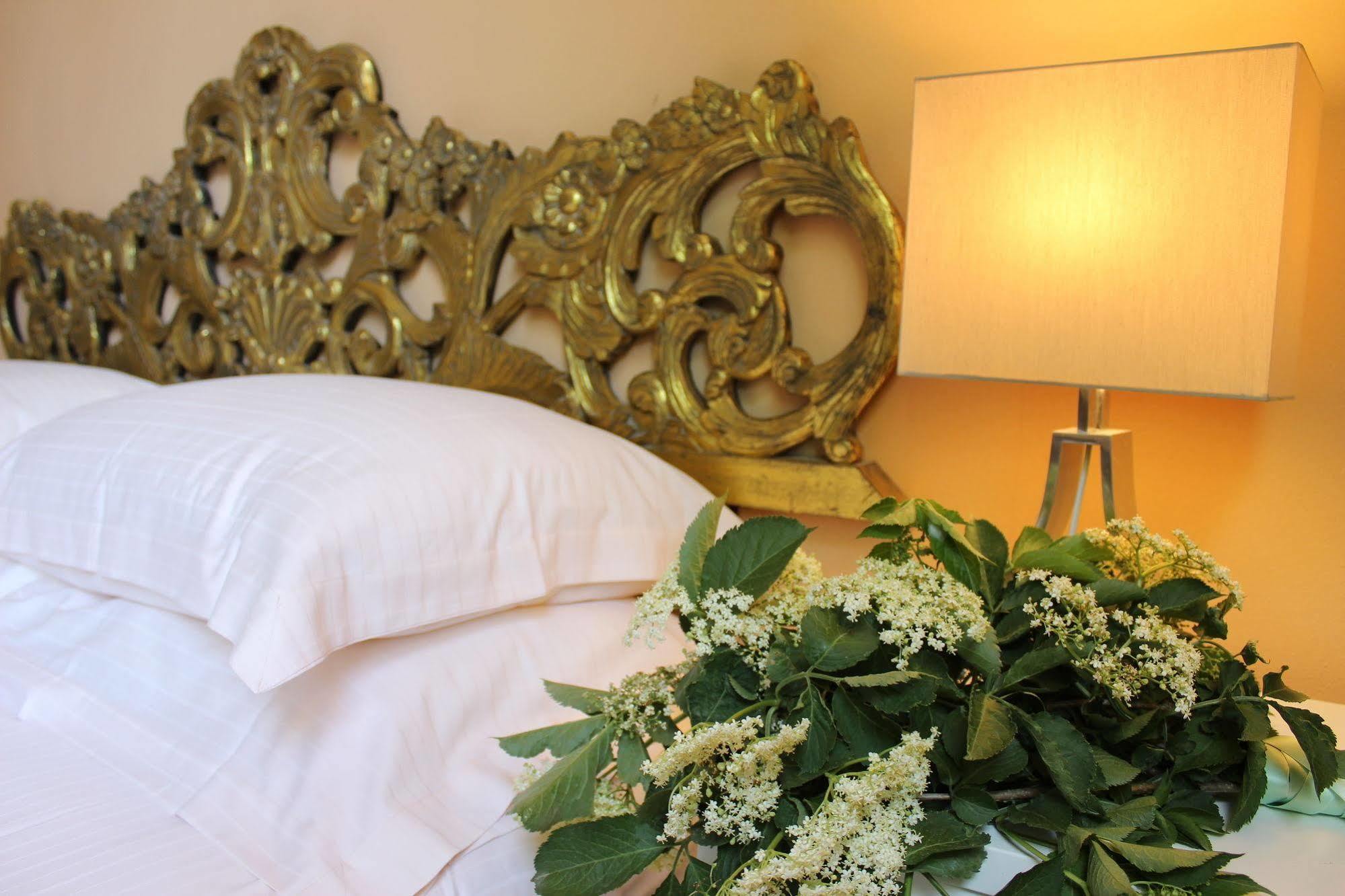 ลา ตริโกลา Hotel ลาสเปเซีย ภายนอก รูปภาพ